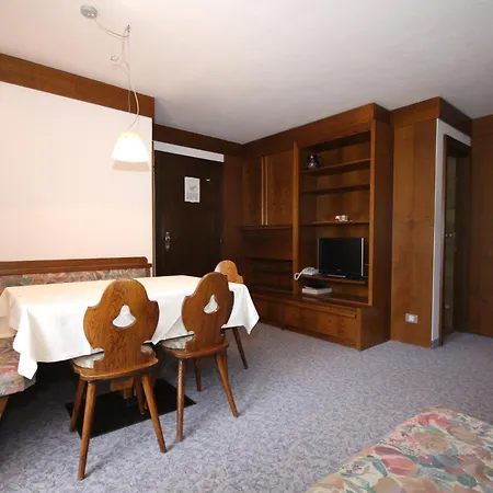 Aparthotel Alta Badia 3*