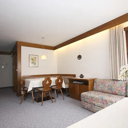 Aparthotel Alta Badia Colfosco